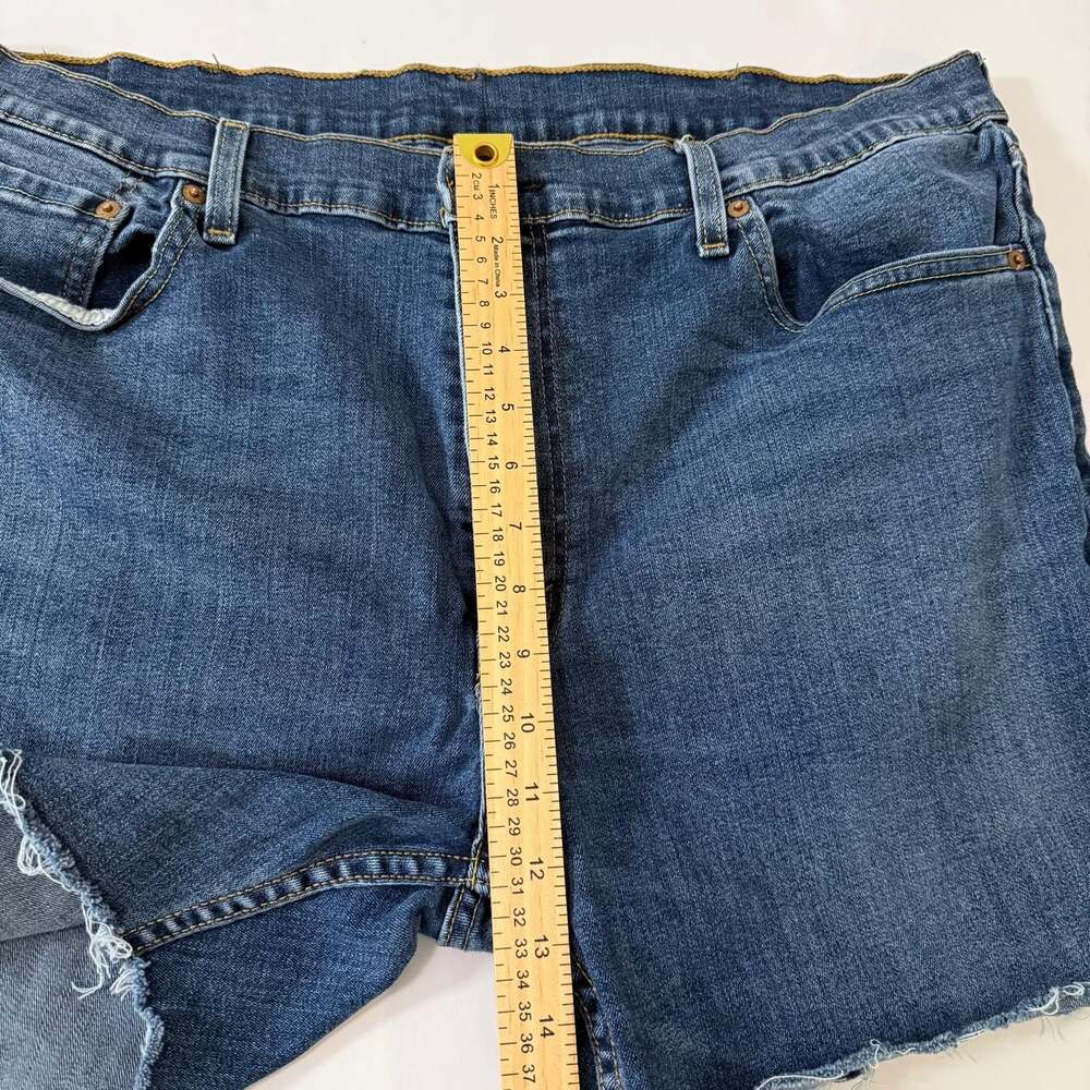 Levi's 502 Regular Taper Cut-Off Raw Hem Denim Shorts Size W40 - Picture 13 of 15